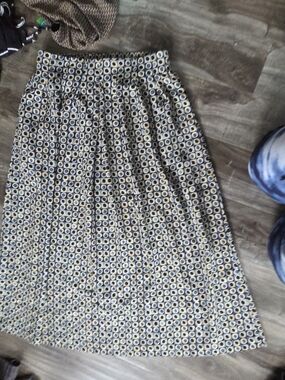 High-Waist Geometric Midi Skirt in Navy and Cream From The 90s